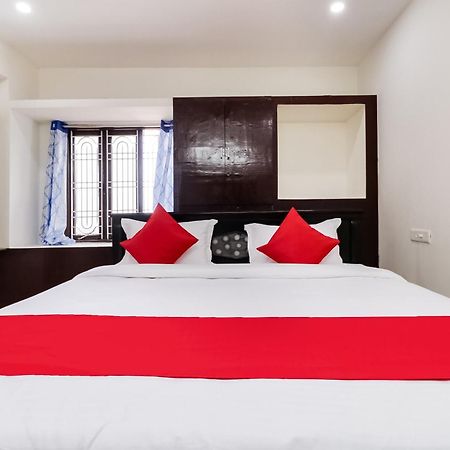 โอโย 46726 วิกตอรี แกรนด์ Hotel Tadepalle ภายนอก รูปภาพ
