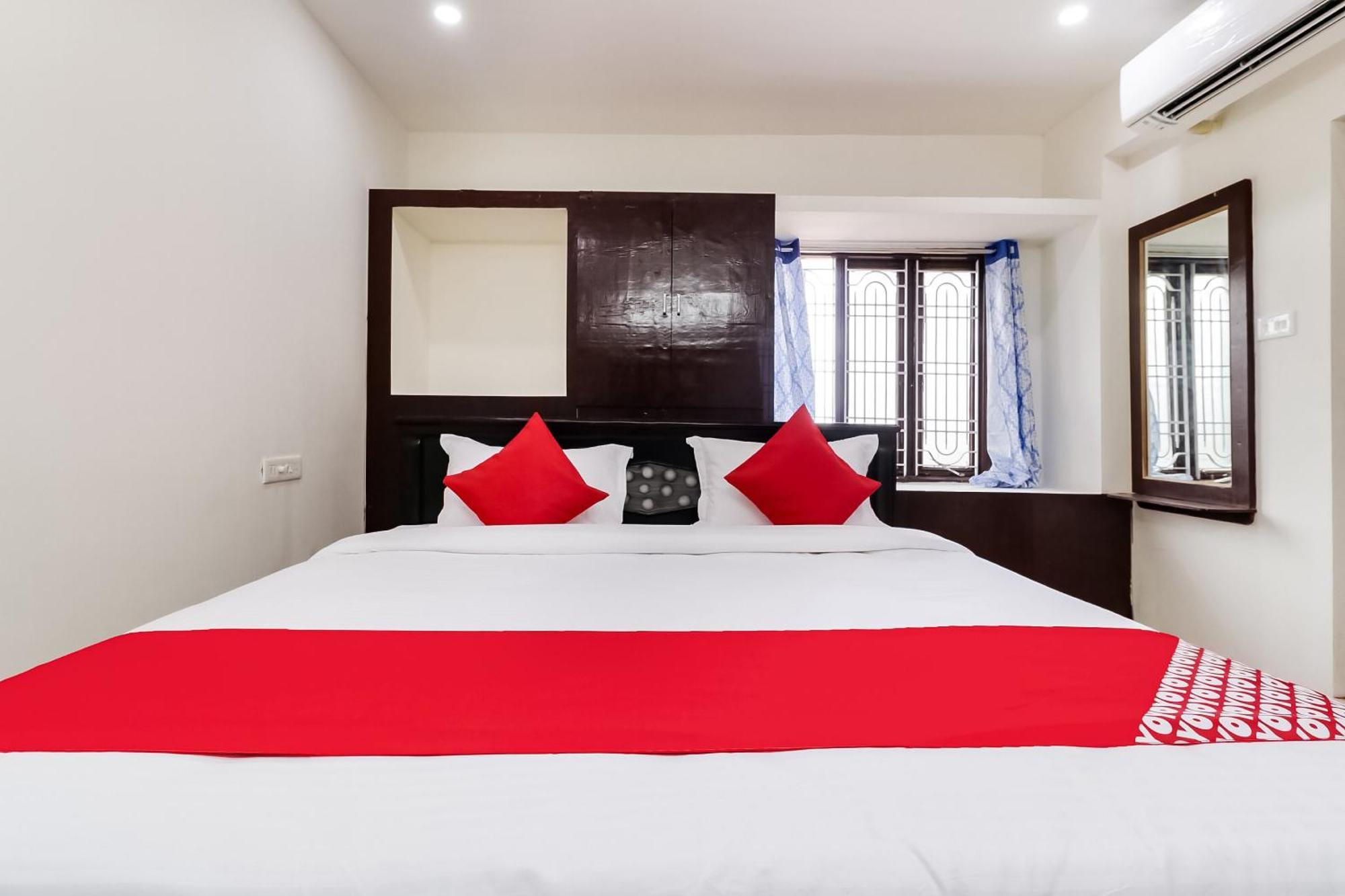 โอโย 46726 วิกตอรี แกรนด์ Hotel Tadepalle ภายนอก รูปภาพ