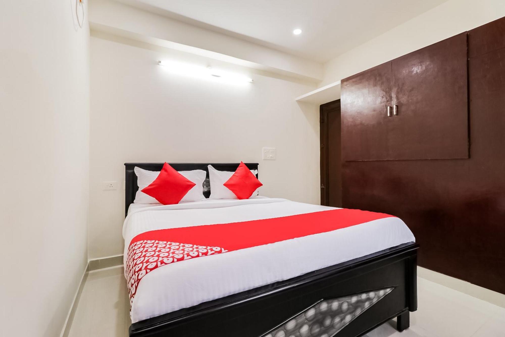 โอโย 46726 วิกตอรี แกรนด์ Hotel Tadepalle ภายนอก รูปภาพ