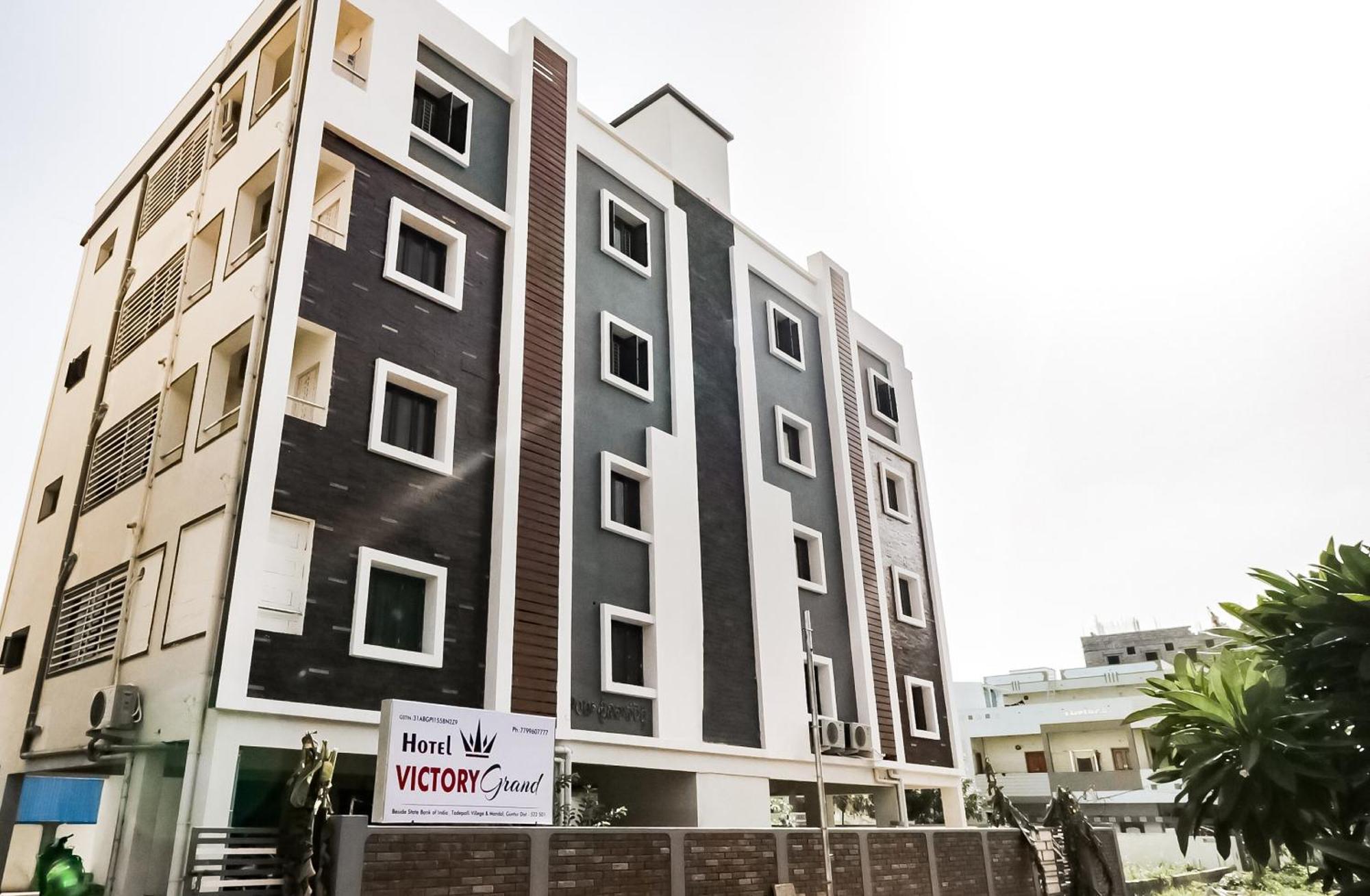 โอโย 46726 วิกตอรี แกรนด์ Hotel Tadepalle ภายนอก รูปภาพ